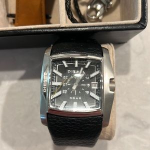 Diesel watch - used - dial is broken
